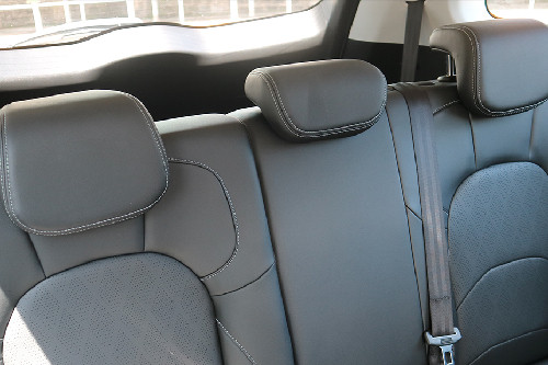 Chevrolet Captiva rear seat head rest