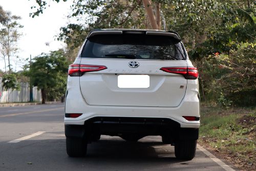 Toyota Fortuner full rear view
