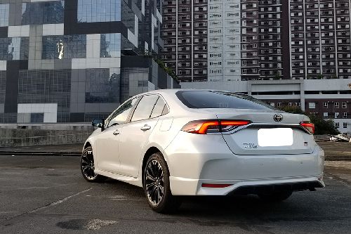 Toyota Corolla Altis rear cross side view