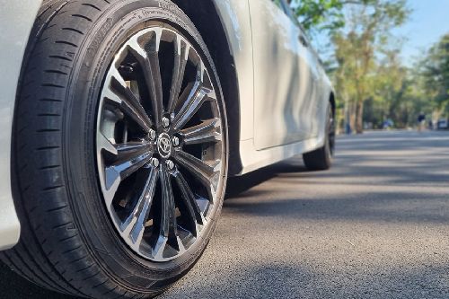 Toyota Corolla Altis wheel