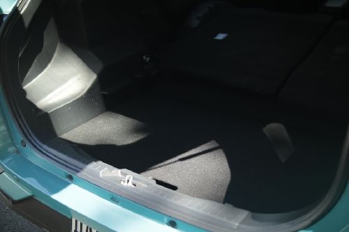 Toyota Raize folding seats