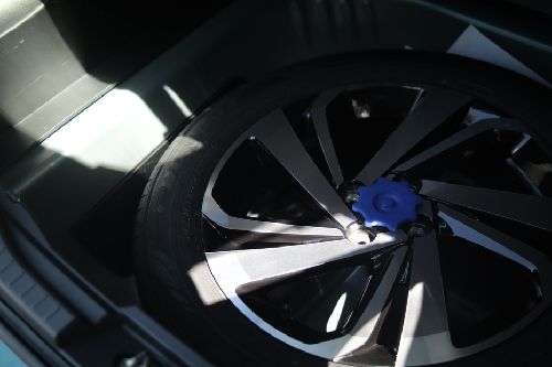 Toyota Raize stepney view