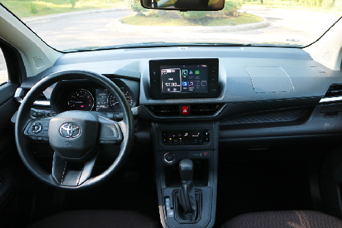Toyota Avanza dashboard view