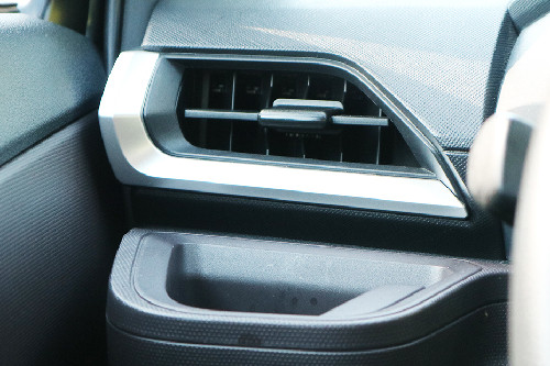 Toyota Avanza front ac vents