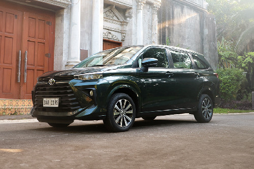 Toyota Avanza front angle low view