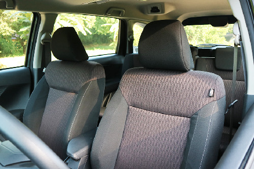 Toyota Avanza front seats
