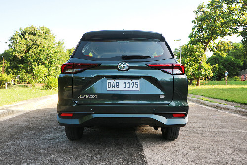 Toyota Avanza full rear view
