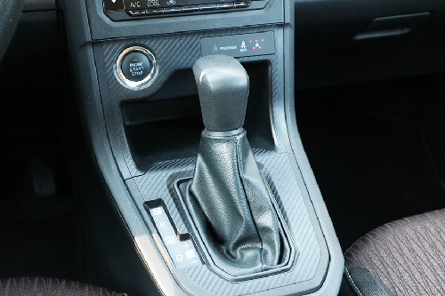 Toyota Avanza gear shifter