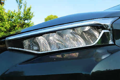 Toyota Avanza headlight
