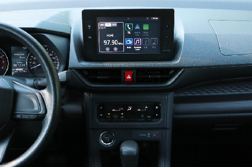 Toyota Avanza stereo view