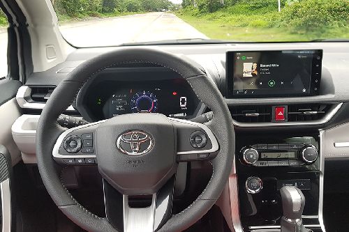 Toyota Veloz dashboard view