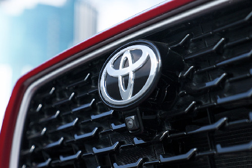 Toyota Yaris Cross branding