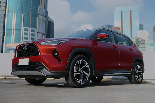Front Medium View Toyota Yaris Cross front medium view