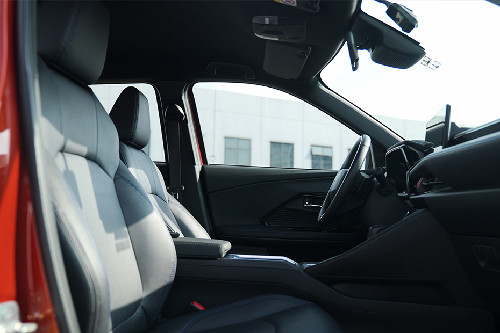 Toyota Yaris Cross front seats