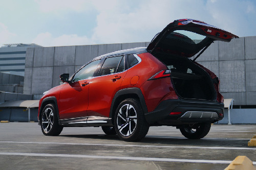 Toyota Yaris Cross trunk open closer view