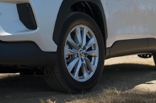 Toyota Corolla Cross wheel