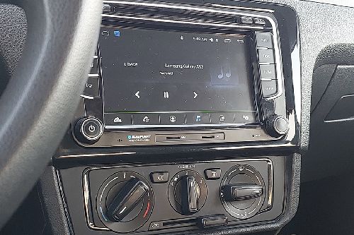 Volkswagen Santana stereo view