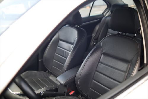 Volkswagen Lavida front seats