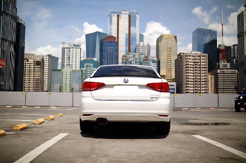 Volkswagen Lavida full rear view