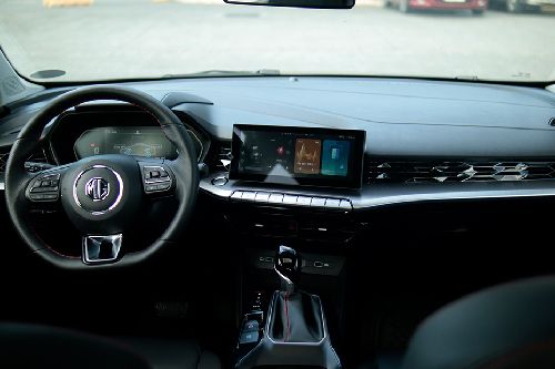 MG GT dashboard view