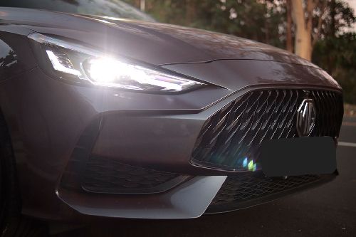 MG GT grille view
