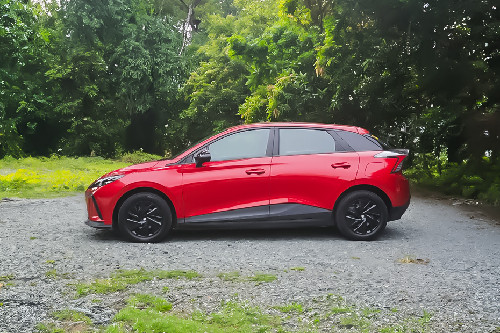 MG 4 EV drivers sideview