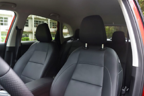 MG ZS front seat headrest