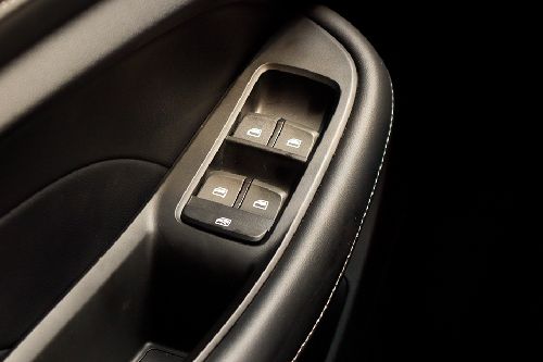 MG 5 drivers side in side door controls