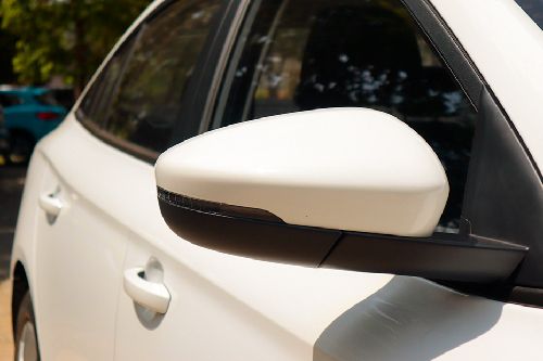 MG 5 drivers side mirror front angle