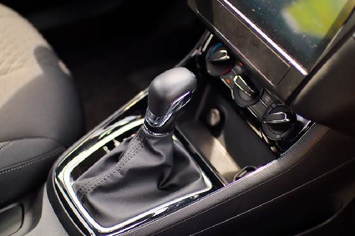 MG 5 gear shifter