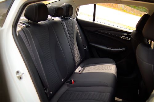 MG 5 rear seats