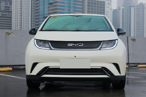 Full Front View BYD Dolphin full front view