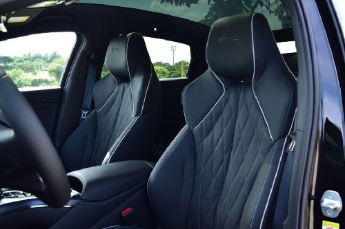 BYD Seal front seats