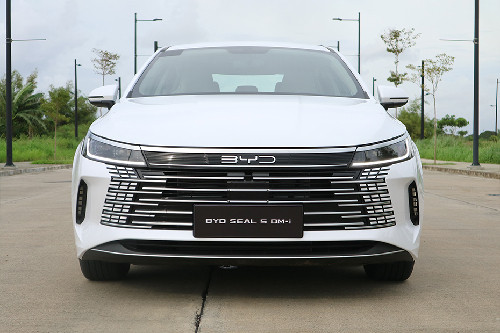 BYD Seal 5 DM-i full front view
