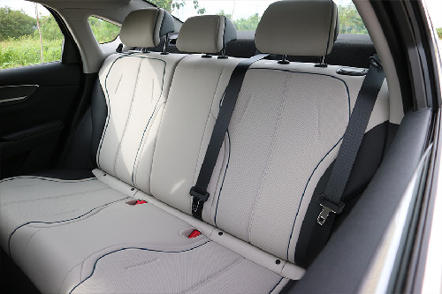 BYD Seal 5 DM-i rear seats