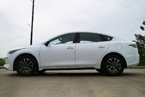 Side View BYD Seal 5 DM-i side view