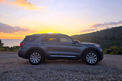 Side View Ford Explorer side view