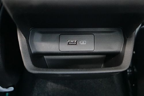 Geely Emgrand power accessories outlet view