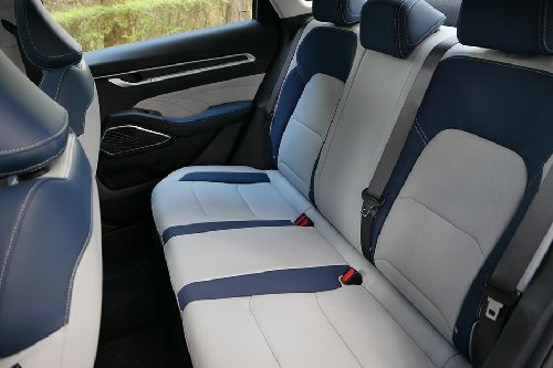 Geely Emgrand rear seats